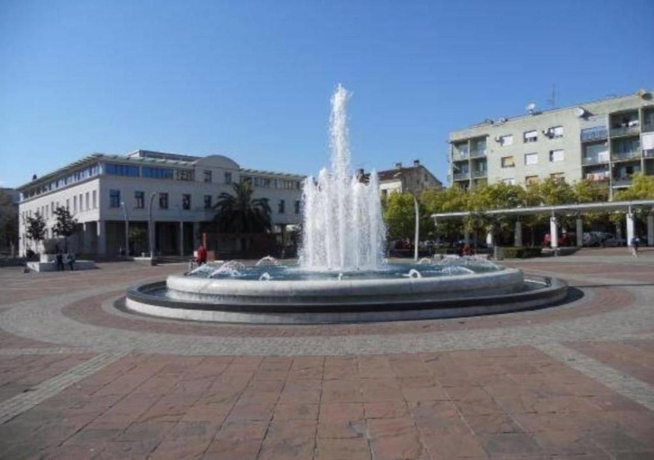 Center Lux Apartment Подгорица Екстериор снимка
