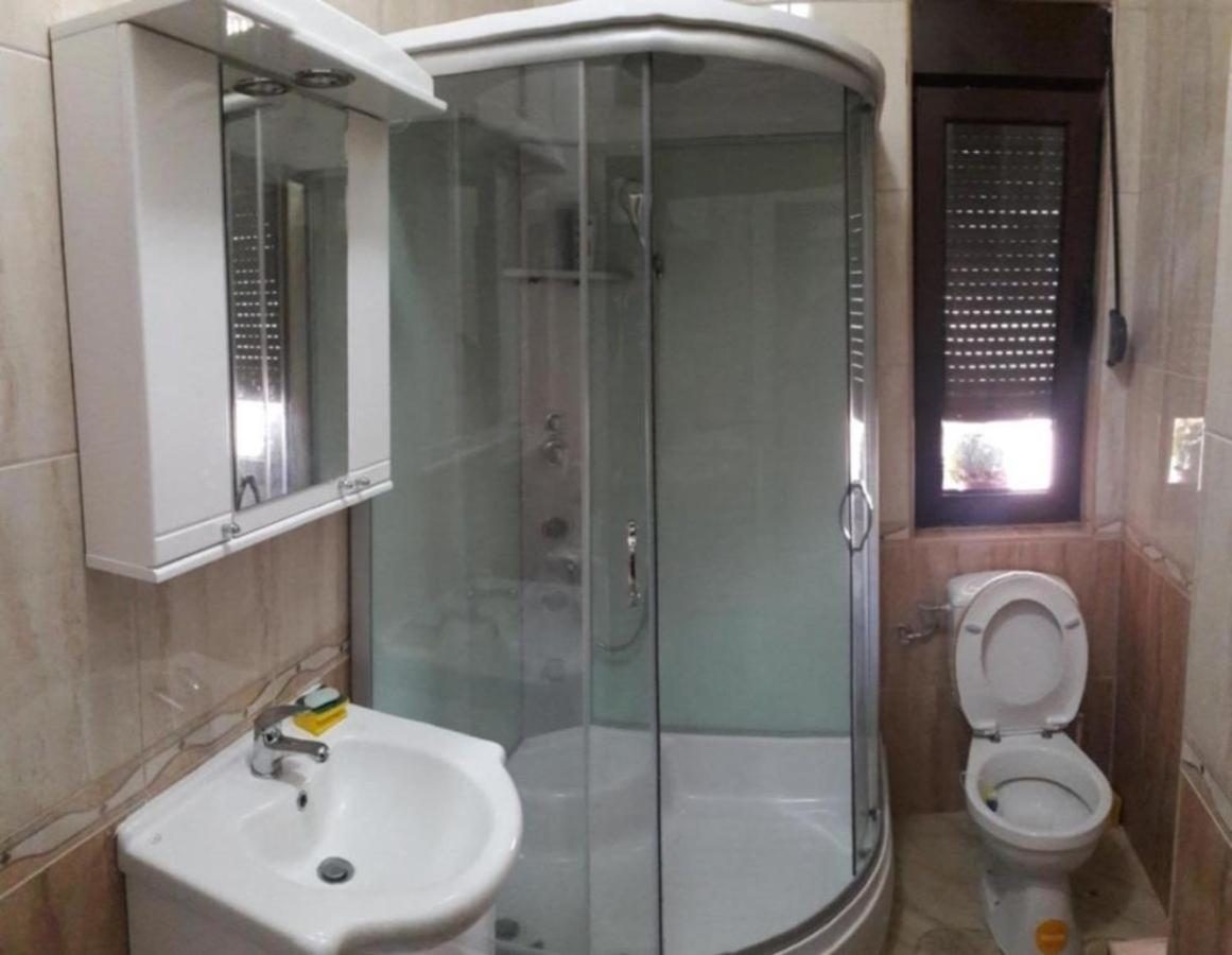 Center Lux Apartment Подгорица Екстериор снимка