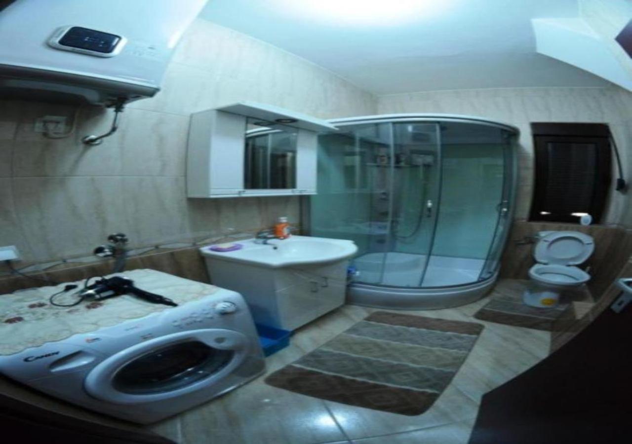 Center Lux Apartment Подгорица Екстериор снимка